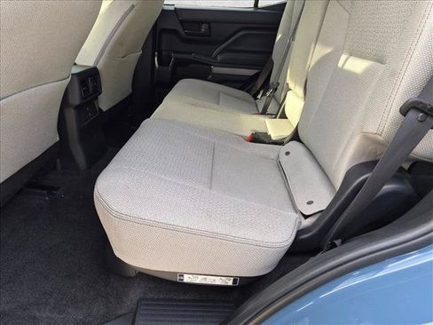 Certified 2025 Toyota 4Runner SR5 AWD/4WD image 15