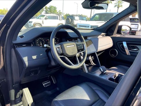 Used 2025 Land Rover Discovery Sport Dynamic SE AWD/4WD image 14