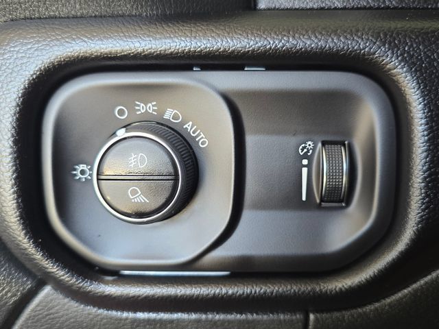 Certified 2026 RAM 2500 Big Horn AWD/4WD image 18