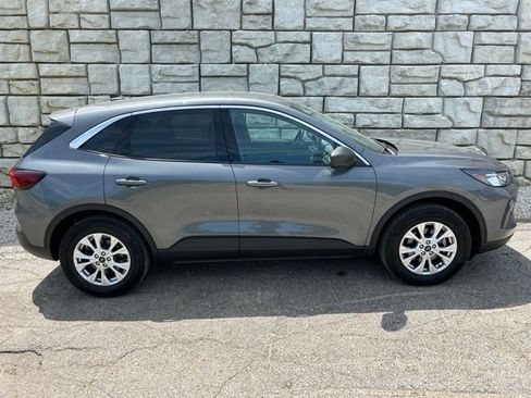 Used 2023 Ford Escape Active AWD/4WD image 6