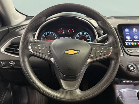 Used 2025 Chevrolet Malibu LT FWD image 34