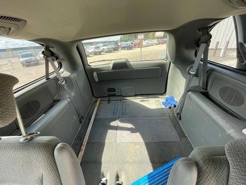 Used 2005 Chrysler Town & Country Touring FWD image 24