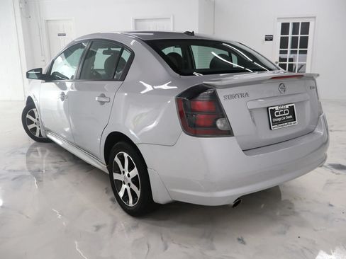 Used 2012 Nissan Sentra 2.0 SR w/ Special Edition Pkg FWD image 6