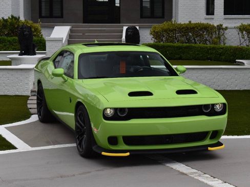 Used 2023 Dodge Challenger SRT Hellcat RWD image 4