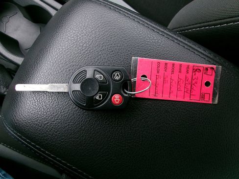 Used 2014 Ford Focus SE w/ SE Sport Package image 16