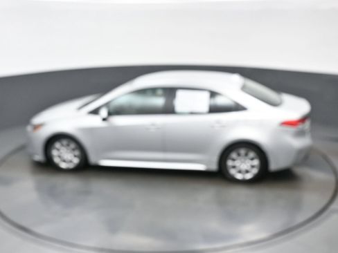 Used 2025 Toyota Corolla LE FWD image 35