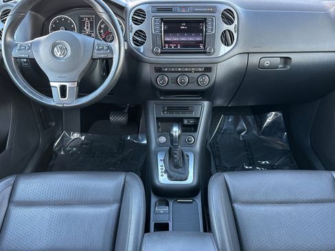 Used 2017 Volkswagen Tiguan S image 14