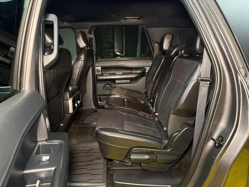 Used 2018 Ford Expedition Max XLT w/ Equipment Group 201A AWD/4WD image 21