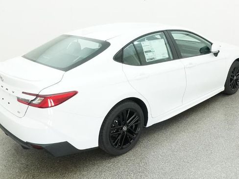 New 2026 Toyota Camry SE image 9