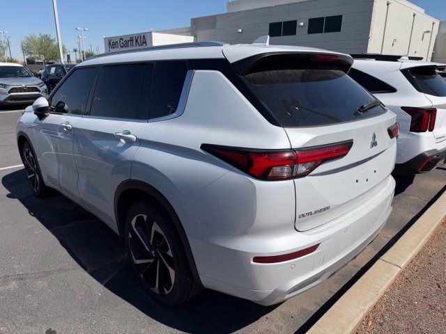 Used 2024 Mitsubishi Outlander SEL FWD image 3
