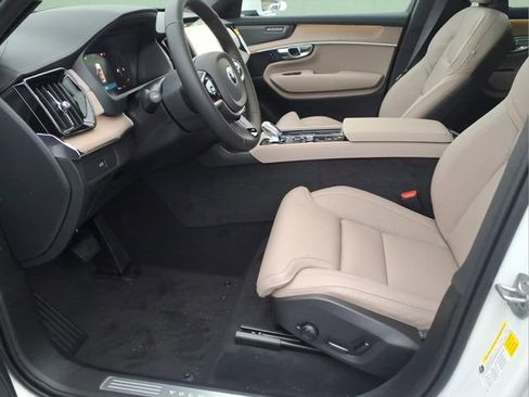 New 2026 Volvo XC90 B6 Ultra w/ Protection Package AWD/4WD image 14