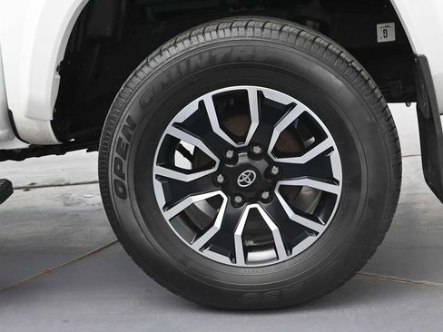 Used 2023 Toyota Tacoma TRD Sport w/ TRD Premium Sport Package AWD/4WD image 5