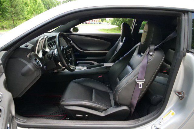 Used 2010 Chevrolet Camaro SS RWD image 28