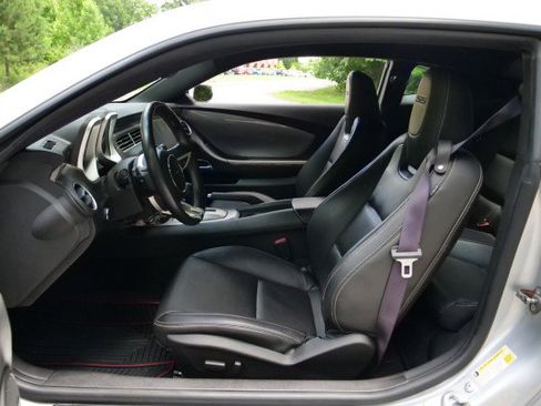 Used 2010 Chevrolet Camaro SS RWD image 28