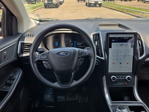 Used 2024 Ford Edge SE w/ Black Appearance Package AWD/4WD image 27