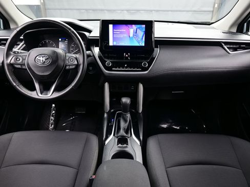 Used 2024 Toyota Corolla Cross LE image 17
