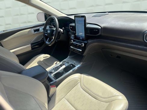 Used 2021 Ford Explorer Platinum w/ Equipment Group 601A image 17