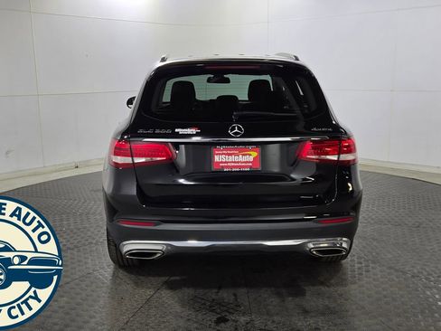 Used 2019 Mercedes-Benz GLC 300 4MATIC w/ Premium Package image 6