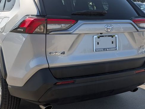 Used 2025 Toyota RAV4 XLE FWD image 9