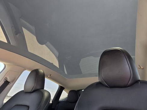 Used 2023 Tesla Model Y Long Range AWD/4WD image 21