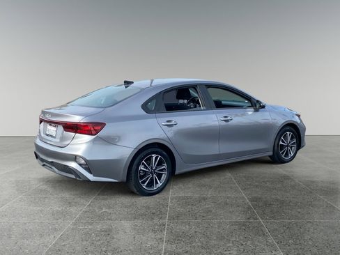Used 2024 Kia Forte LXS w/ LXS Technology Package FWD image 5