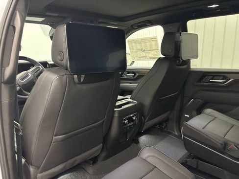 New 2026 GMC Yukon Denali AWD/4WD image 16