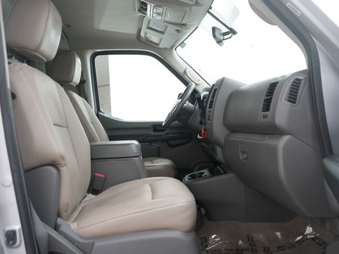 Used 2020 Nissan NV 3500 SL image 11