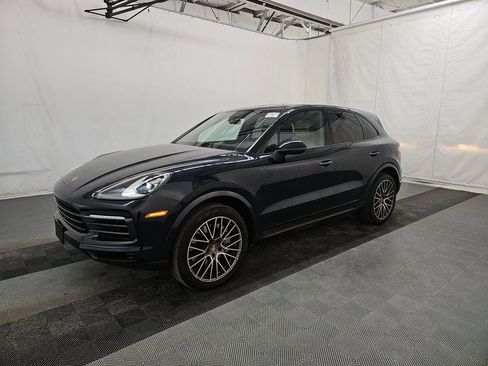 Used 2023 Porsche Cayenne Platinum Edition image 1