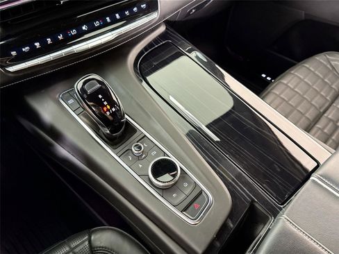 Used 2024 Cadillac Escalade V w/ LPO, ONYX Package image 22