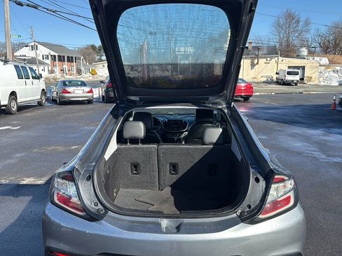 Used 2018 Chevrolet Volt Premier w/ Driver Confidence Package FWD image 9