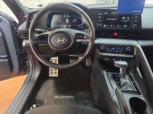 Certified 2025 Hyundai Elantra Sport image 13
