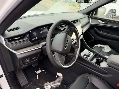 New 2026 Jeep Grand Cherokee Limited image 11