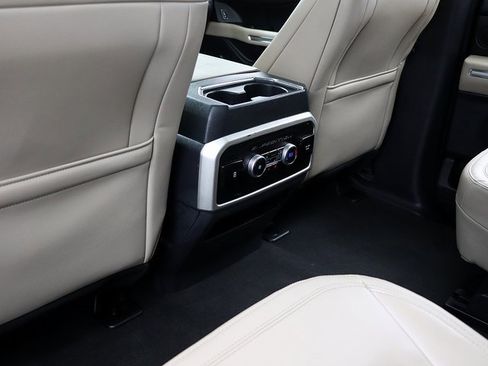 Used 2023 Ford Expedition Limited image 14