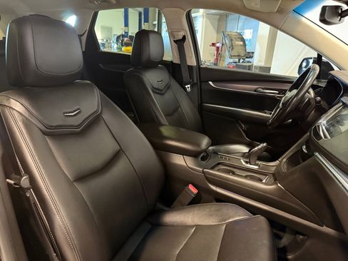 Used 2018 Cadillac XT5 Luxury image 28