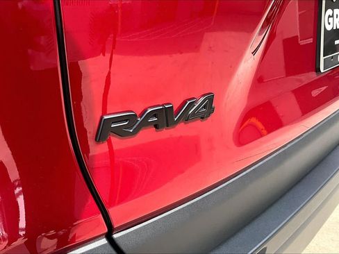 Used 2025 Toyota RAV4 XLE w/ Convenience Package FWD image 31