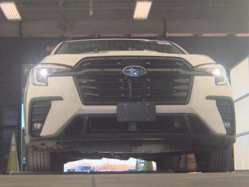 Used 2023 Subaru Ascent Onyx Edition Limited image 3