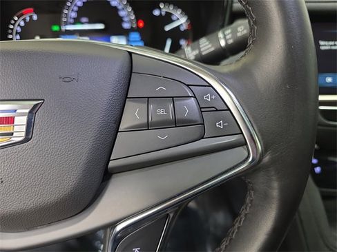 Used 2019 Cadillac XT5 Premium Luxury w/ Driver Assist Package image 18