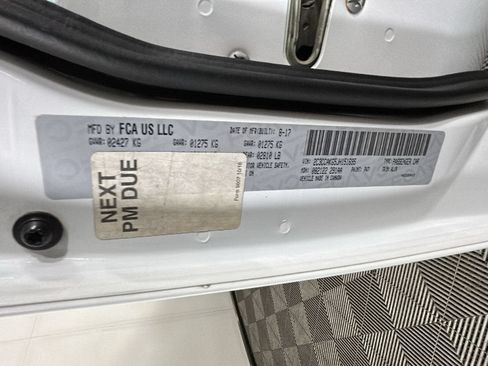 Used 2018 Chrysler 300 Limited AWD/4WD image 11