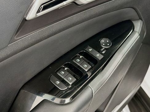 Used 2023 Kia Sportage EX image 18