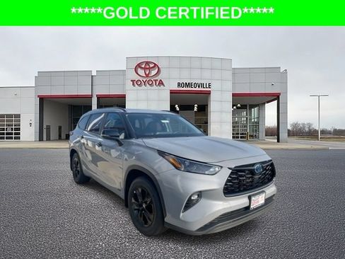 Certified 2024 Toyota Highlander XLE AWD/4WD image 1