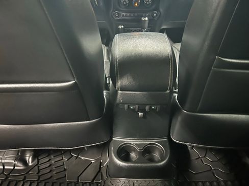 Used 2017 Jeep Wrangler Unlimited Sport AWD/4WD image 24