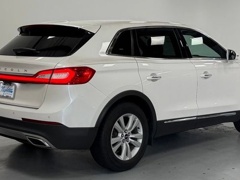 Used 2016 Lincoln MKX Premiere FWD image 3