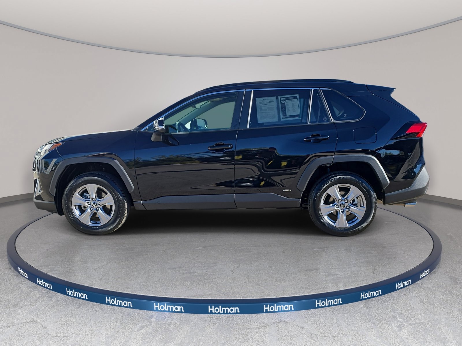 Used 2025 Toyota RAV4 XLE AWD/4WD image 9