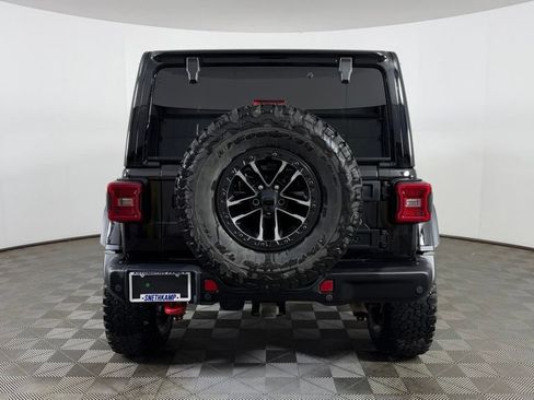 Used 2024 Jeep Wrangler Unlimited Rubicon AWD/4WD image 8