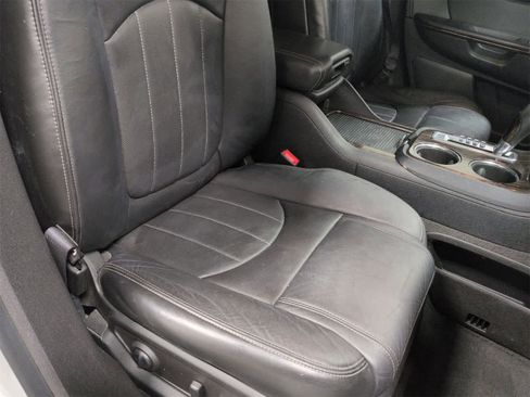 Used 2013 GMC Acadia Denali image 24