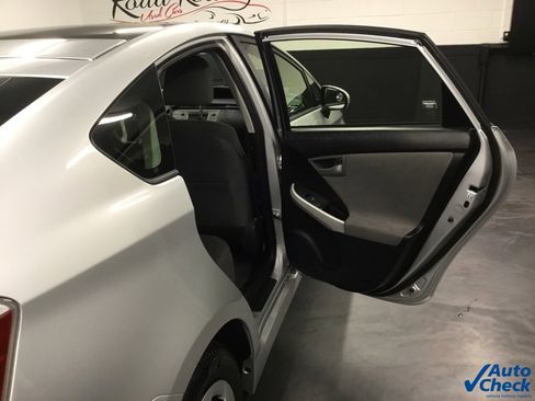 Used 2015 Toyota Prius Three image 34