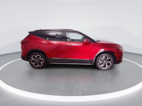Used 2022 Chevrolet Blazer RS w/ Enhanced Convenience Package AWD/4WD image 2