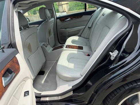 Used 2014 Mercedes-Benz CLS 550 4MATIC image 33