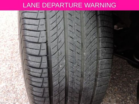 Certified 2025 Chevrolet Trax LT w/ LT Convenience Package image 16