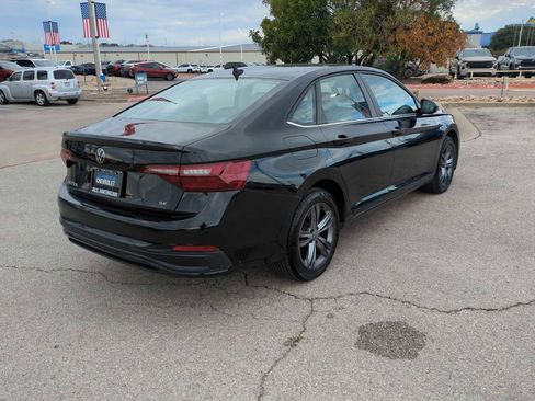 Used 2024 Volkswagen Jetta SE image 8